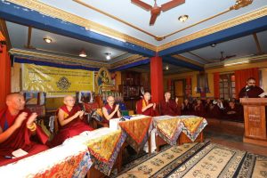 མཚམས་སྦྱོར། རྩོམ་ཡིག་གོང་མ།