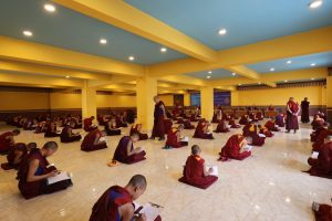 མཚམས་སྦྱོར། རྩོམ་ཡིག་གོང་མ།