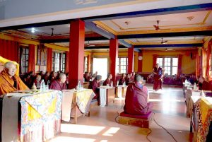 མཚམས་སྦྱོར། རྩོམ་ཡིག་གོང་མ།