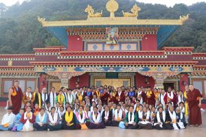 མཚམས་སྦྱོར། རྩོམ་ཡིག་གོང་མ།