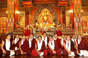 མཚམས་སྦྱོར། རྩོམ་ཡིག་གོང་མ།