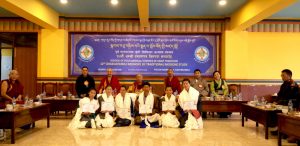 མཚམས་སྦྱོར། རྩོམ་ཡིག་གོང་མ།