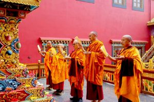 མཚམས་སྦྱོར། རྩོམ་ཡིག་གོང་མ།