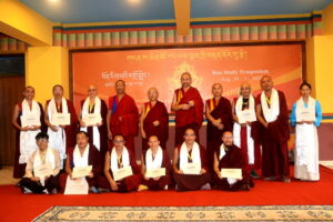 མཚམས་སྦྱོར། རྩོམ་ཡིག་གོང་མ།
